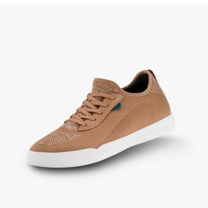 Vessi Weekend waterproof sneakers. Men size 9 women size 10 EUC